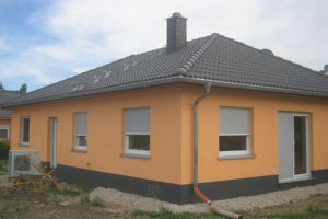 Bungalow auf Bodenplatte, massiv gebaut in Weinböhla